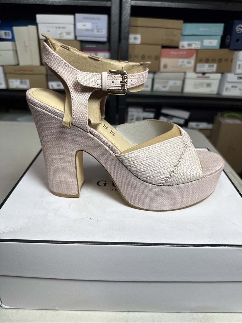 Women's 10 Guess Saylin Heeled Sandal, Light Pink 680